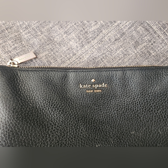 Kate Spade Leila Triple Gusset Crossbody bag. Black Pebbled Leather. - Picture 2 of 15